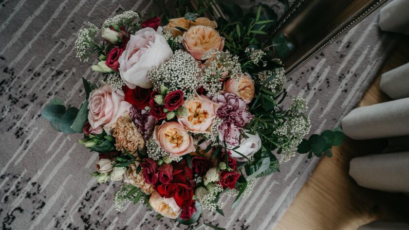 Bouquet sposa con rosso - Alberto Menegardi Flower Designer